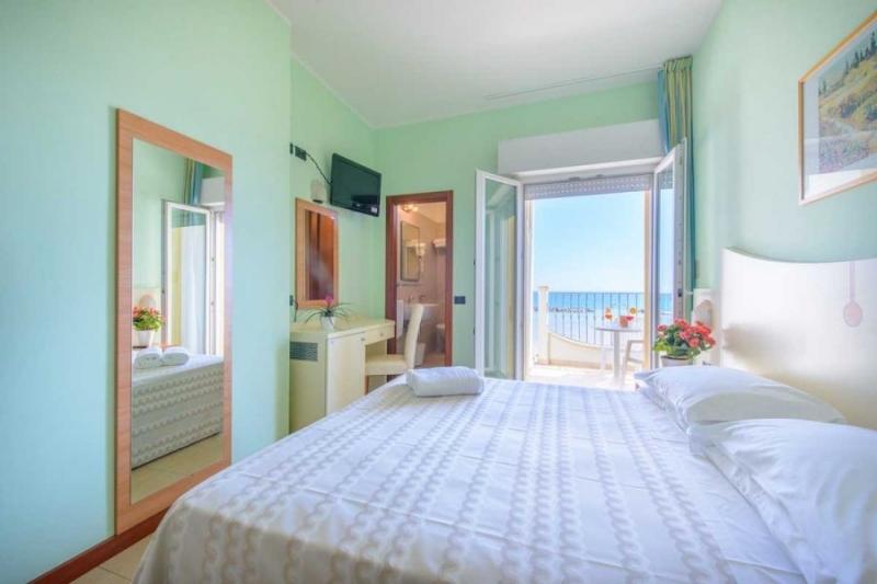רימיני Hotel Zeus מראה חיצוני תמונה
