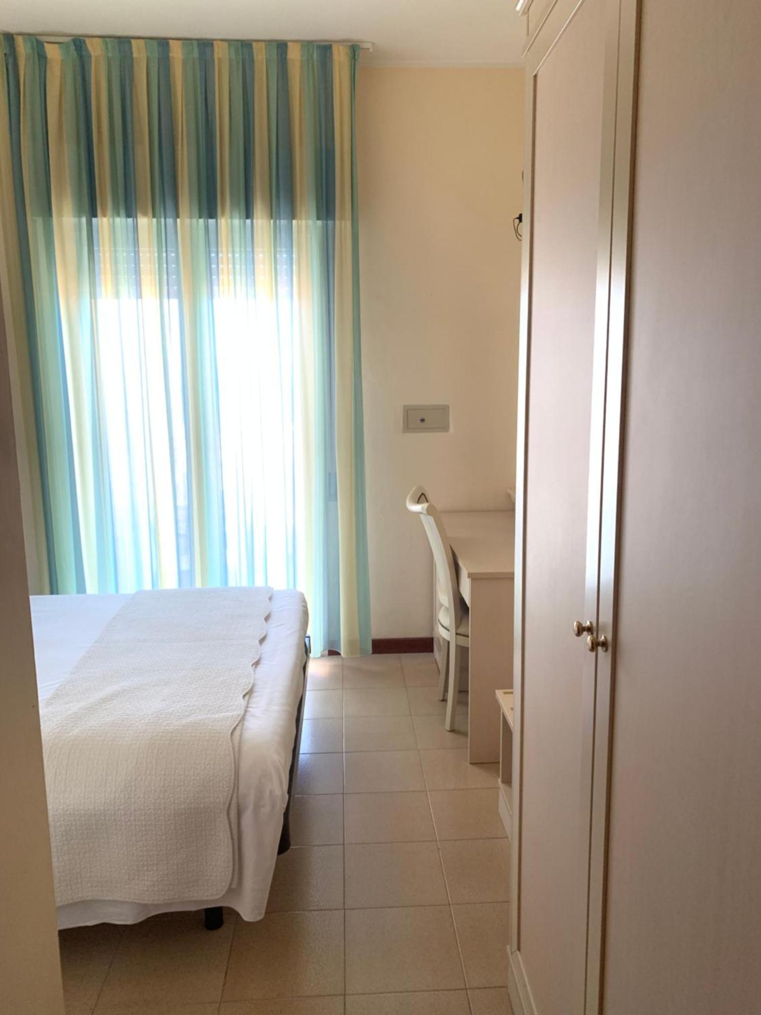 רימיני Hotel Zeus חדר תמונה