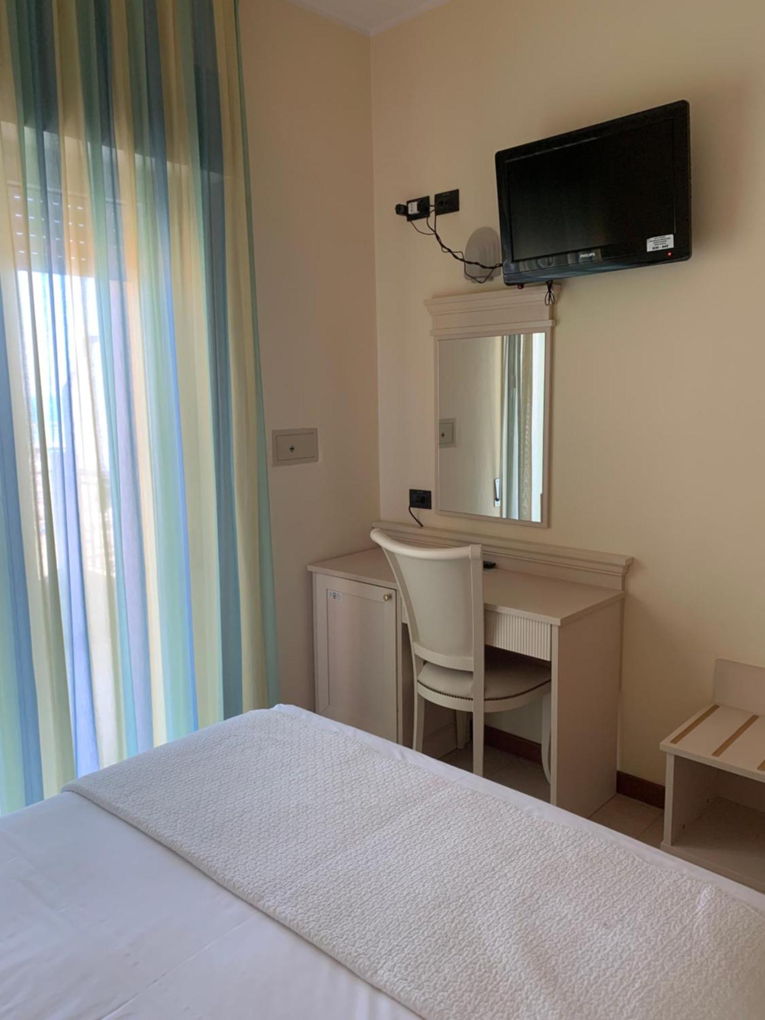 רימיני Hotel Zeus חדר תמונה