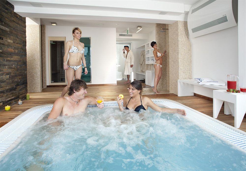 רימיני Hotel Zeus מראה חיצוני תמונה