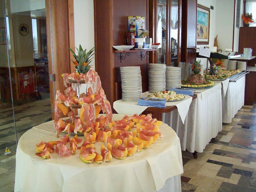 רימיני Hotel Zeus מראה חיצוני תמונה