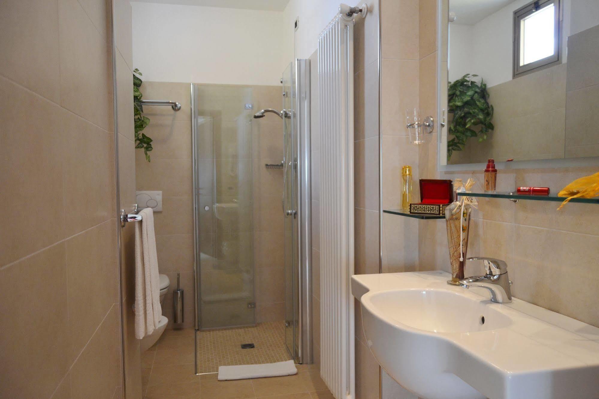 רימיני Hotel Zeus מראה חיצוני תמונה