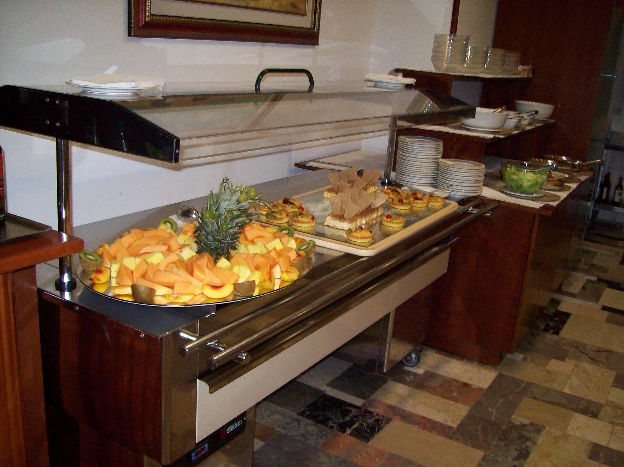 רימיני Hotel Zeus מראה חיצוני תמונה