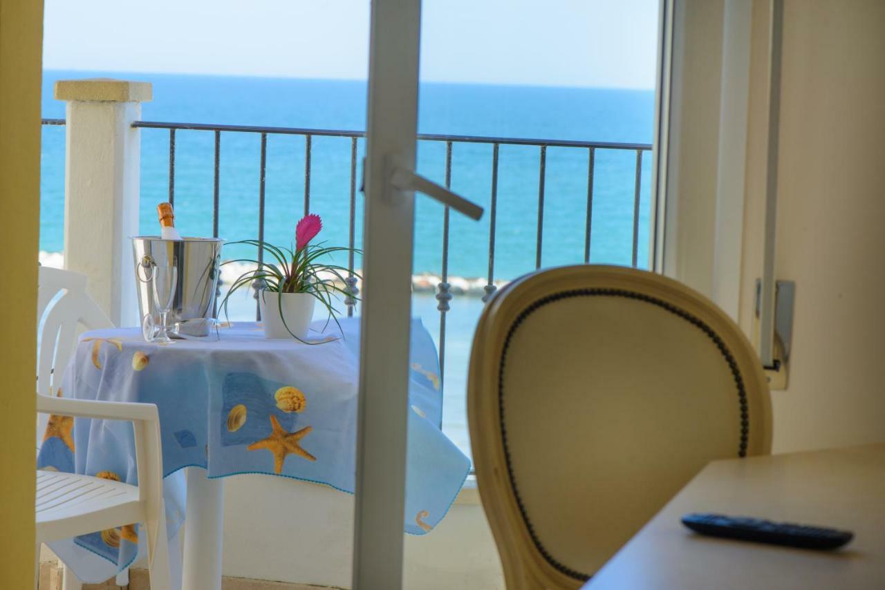רימיני Hotel Zeus מראה חיצוני תמונה