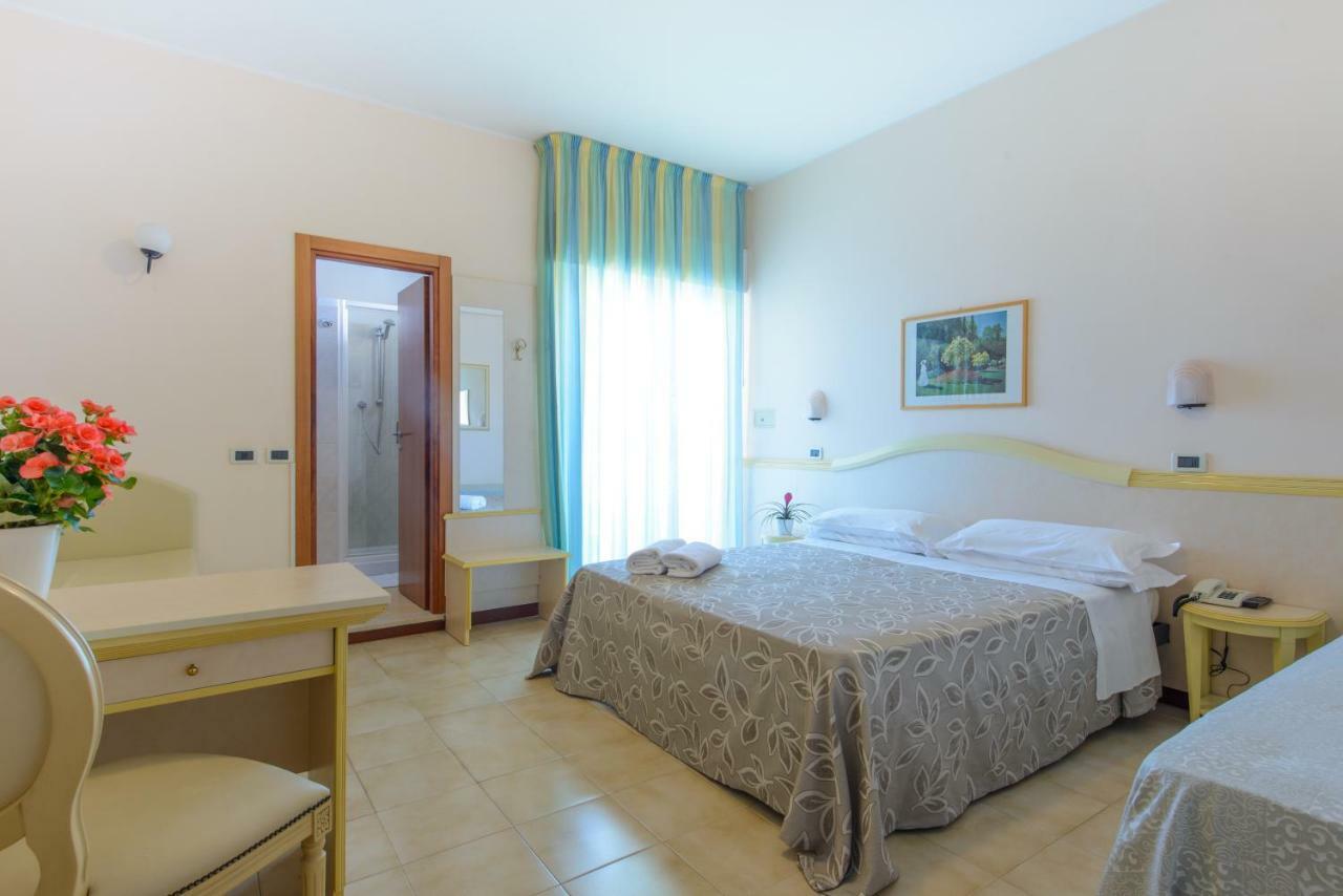 רימיני Hotel Zeus מראה חיצוני תמונה